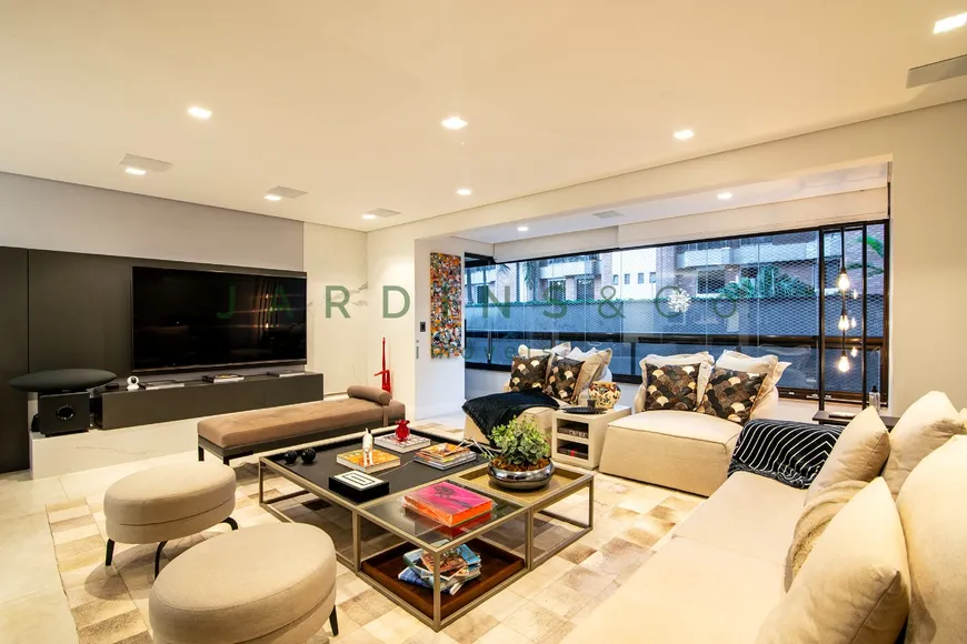 Foto 1 de Apartamento com 3 Quartos à venda, 161m² em Vila Madalena, São Paulo