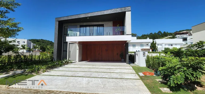 Foto 1 de Casa de Condomínio com 4 Quartos à venda, 382m² em Praia Brava, Itajaí