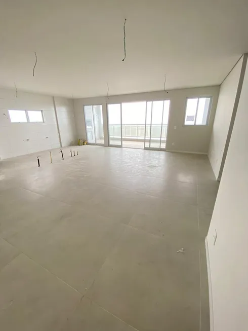Foto 1 de Apartamento com 3 Quartos para venda ou aluguel, 178m² em Ponta D'areia, São Luís