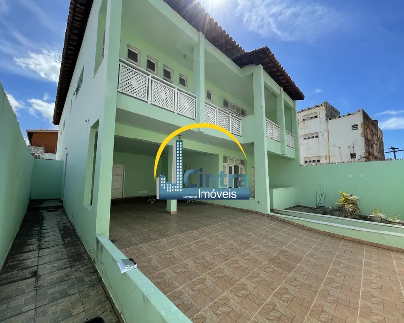 Foto 1 de Casa com 8 Quartos à venda, 413m² em Piatã, Salvador