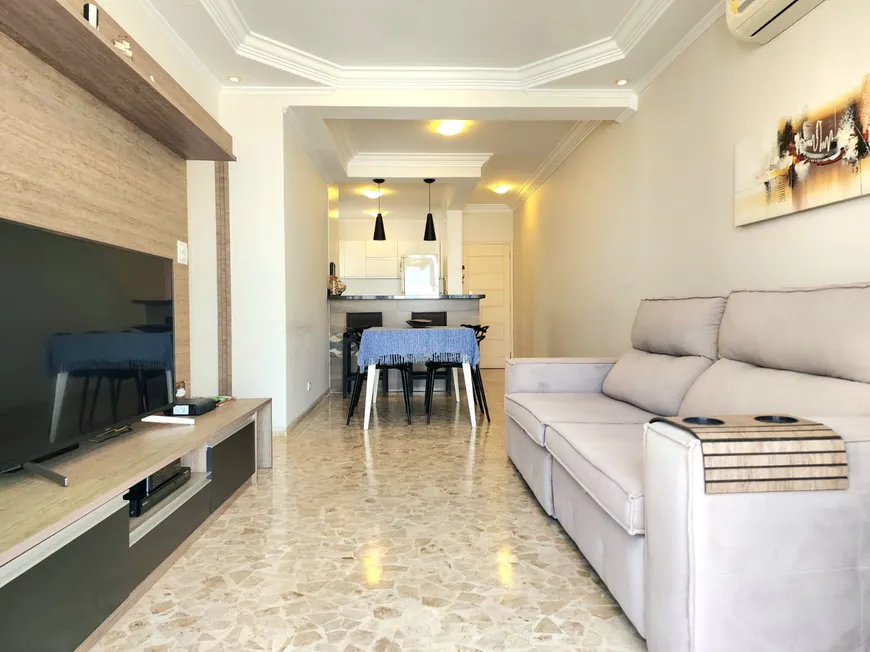 Foto 1 de Apartamento com 3 Quartos à venda, 90m² em Praia das Pitangueiras, Guarujá