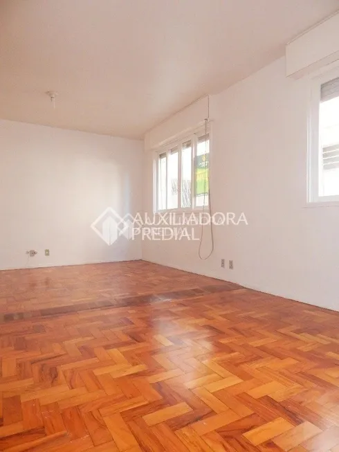 Foto 1 de Apartamento com 3 Quartos à venda, 77m² em Rio Branco, Porto Alegre