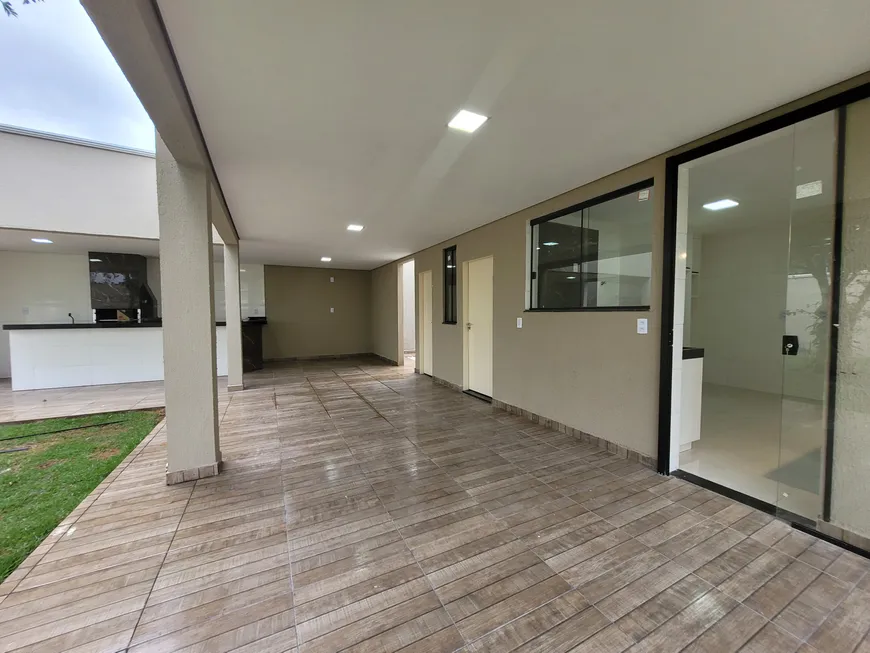 Foto 1 de Casa com 3 Quartos à venda, 200m² em Vila Itatiaia, Goiânia