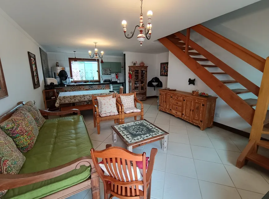 Foto 1 de Casa de Condomínio com 3 Quartos à venda, 174m² em Nova Guarapari, Guarapari