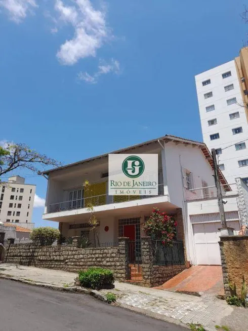 Foto 1 de Casa com 5 Quartos para venda ou aluguel, 351m² em São Benedito, Poços de Caldas