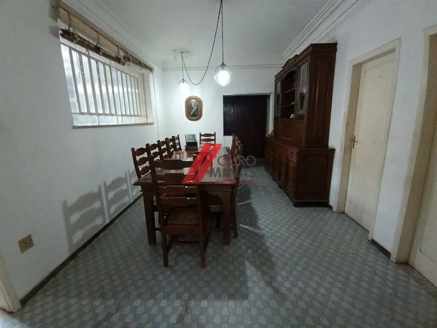 Foto 1 de Casa com 4 Quartos à venda, 387m² em Santa Tereza, Belo Horizonte