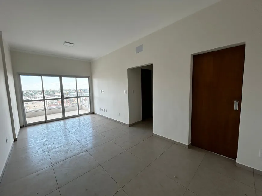 Foto 1 de Apartamento com 2 Quartos para alugar, 89m² em São João, Araçatuba