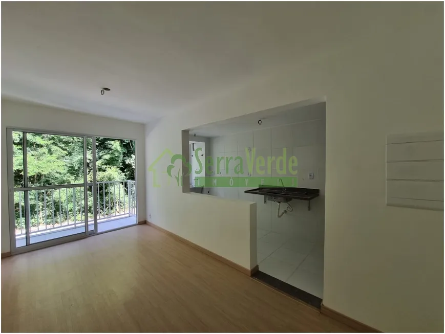 Foto 1 de Apartamento com 2 Quartos à venda, 55m² em Nogueira, Petrópolis