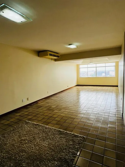 Foto 1 de Apartamento com 4 Quartos para venda ou aluguel, 360m² em Cremação, Belém