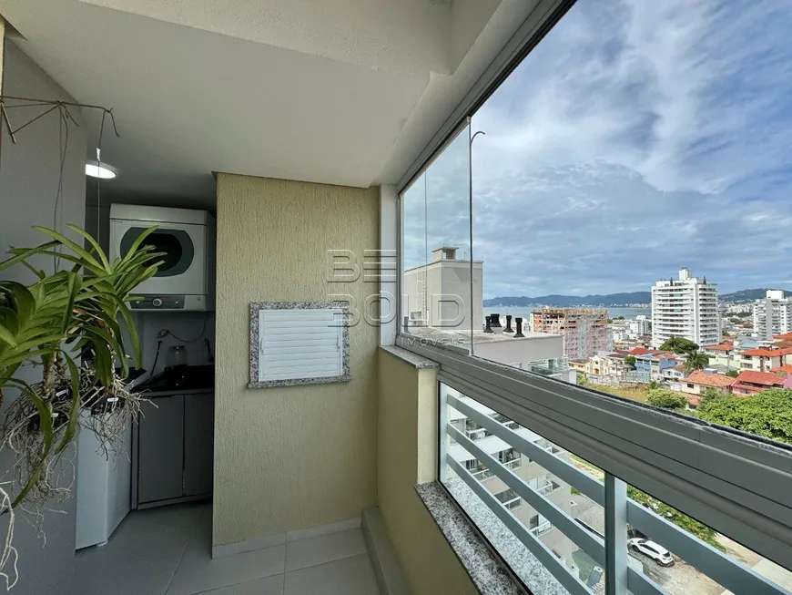 Foto 1 de Apartamento com 3 Quartos à venda, 92m² em Barreiros, São José