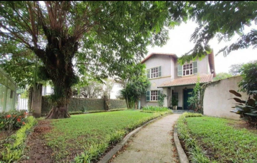 Foto 1 de Casa com 5 Quartos à venda, 274m² em Laranjal, Volta Redonda