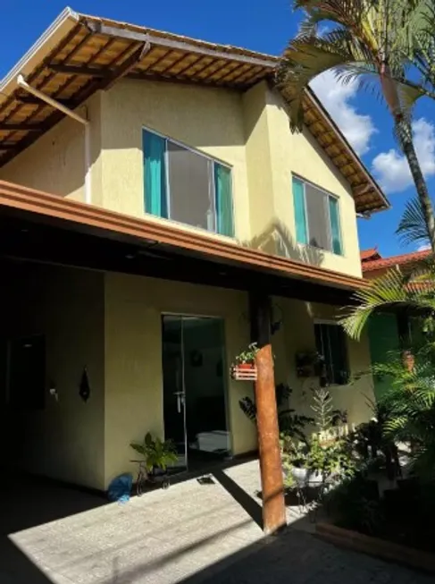 Foto 1 de Casa com 4 Quartos à venda, 290m² em Monte Castelo, Contagem