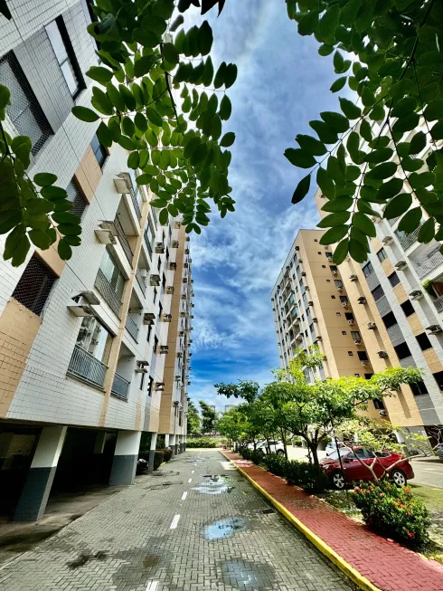 Foto 1 de Apartamento com 2 Quartos para alugar, 77m² em Calhau, São Luís