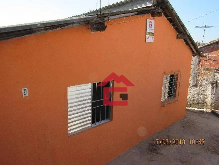 Foto 1 de Casa com 1 Quarto para alugar, 30m² em Jardim Guerreiro, Cotia