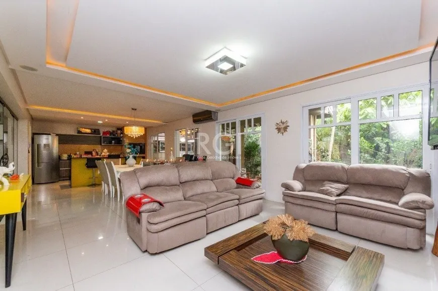 Foto 1 de Casa de Condomínio com 4 Quartos para alugar, 446m² em Jardim Carvalho, Porto Alegre