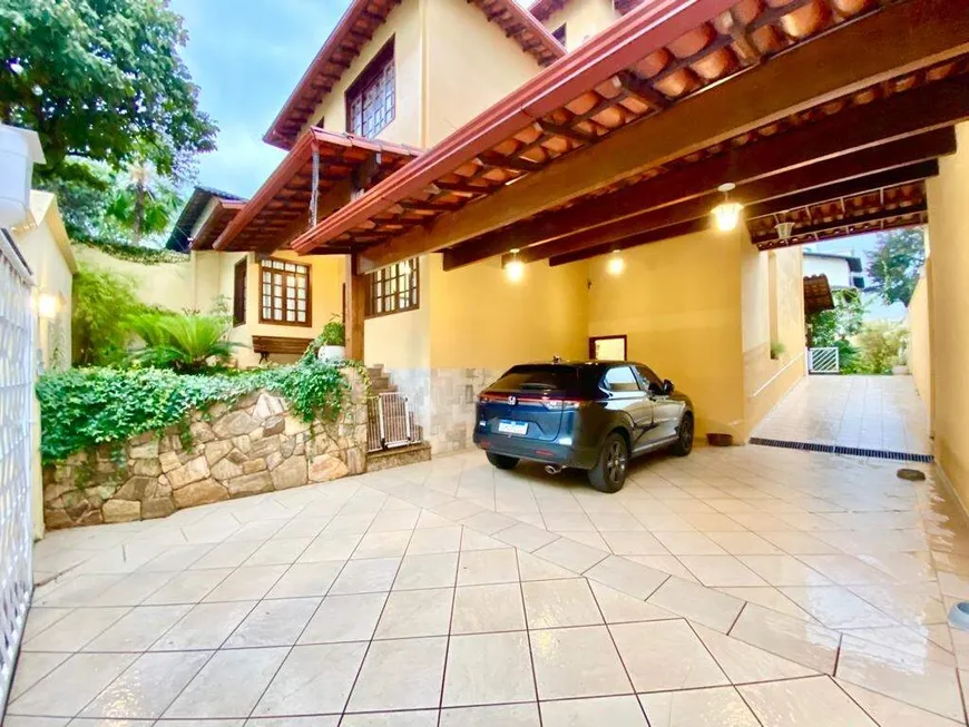 Foto 1 de Casa com 3 Quartos à venda, 320m² em Castelo, Belo Horizonte