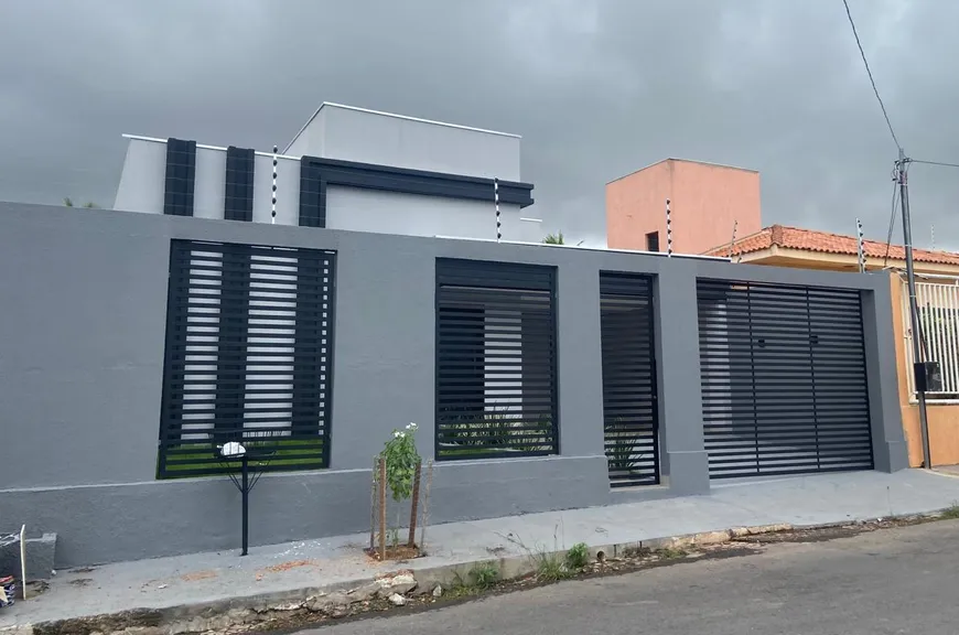 Foto 1 de Casa com 3 Quartos à venda, 140m² em Morada do Ouro II, Cuiabá