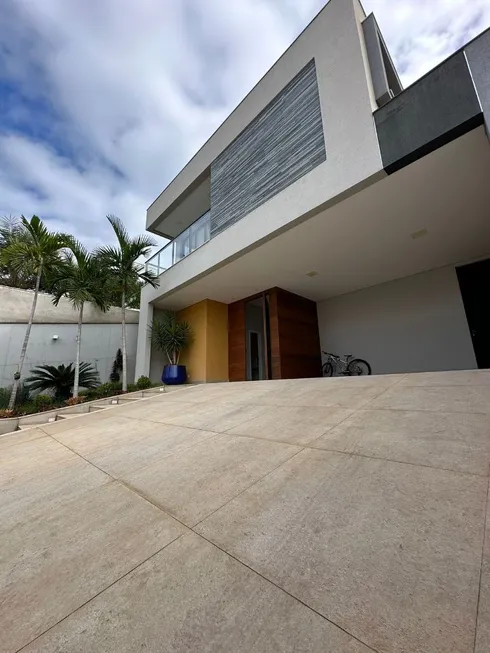 Foto 1 de Casa de Condomínio com 3 Quartos à venda, 309m² em Portal Do Sol, Contagem