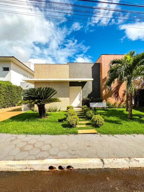 Foto 1 de Casa com 3 Quartos à venda, 256m² em Residencial Parque dos Ipes, Rio Verde