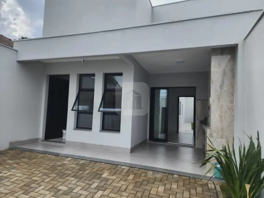 Foto 1 de Casa com 3 Quartos à venda, 98m² em Vigilato Pereira, Uberlândia