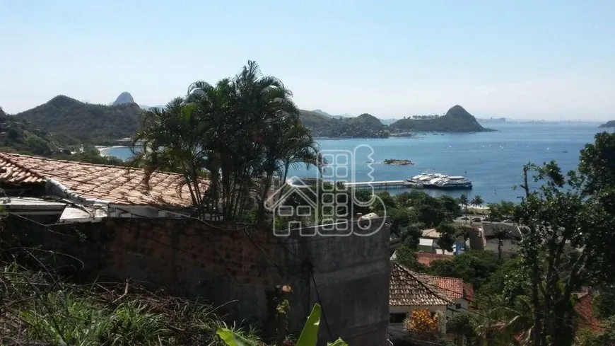 Foto 1 de Lote/Terreno à venda, 890m² em Charitas, Niterói