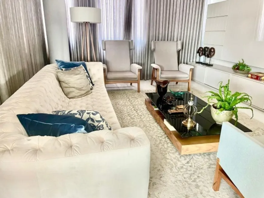 Foto 1 de Apartamento com 4 Quartos para alugar, 250m² em Funcionários, Belo Horizonte