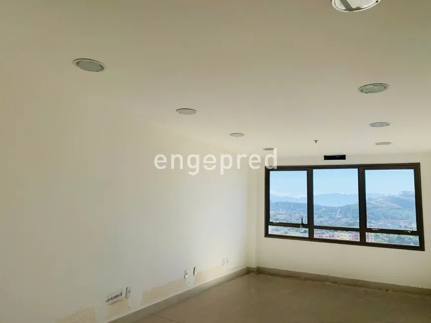 Foto 1 de Sala Comercial à venda, 29m² em Del Castilho, Rio de Janeiro