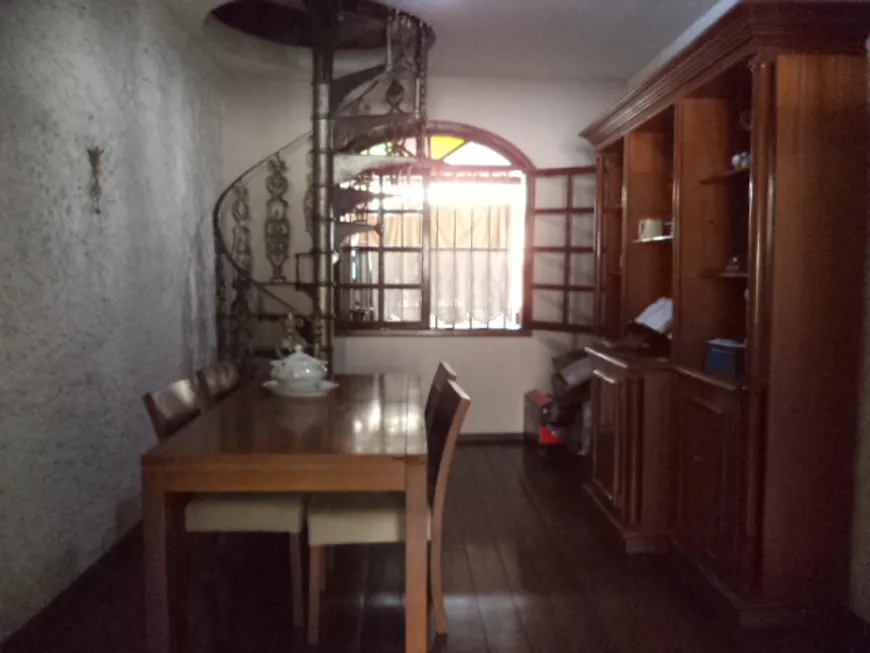 Foto 1 de Casa com 3 Quartos à venda, 240m² em Ouro Preto, Belo Horizonte