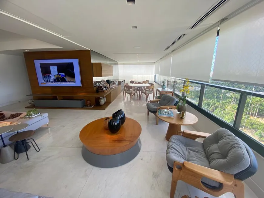Foto 1 de Apartamento com 4 Quartos à venda, 275m² em Ondina, Salvador