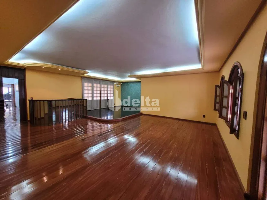 Foto 1 de Casa com 4 Quartos à venda, 480m² em Cidade Jardim, Uberlândia