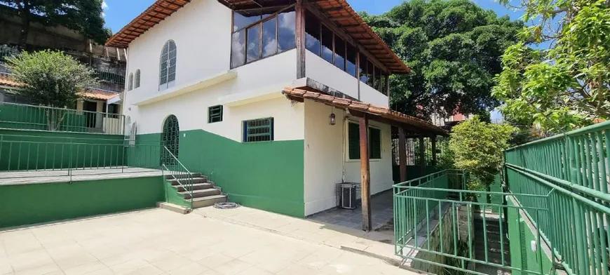 Foto 1 de Casa com 3 Quartos à venda, 307m² em Paraíso, Belo Horizonte