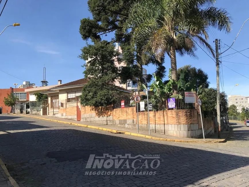 Foto 1 de Casa com 6 Quartos à venda, 188m² em Pio X, Caxias do Sul