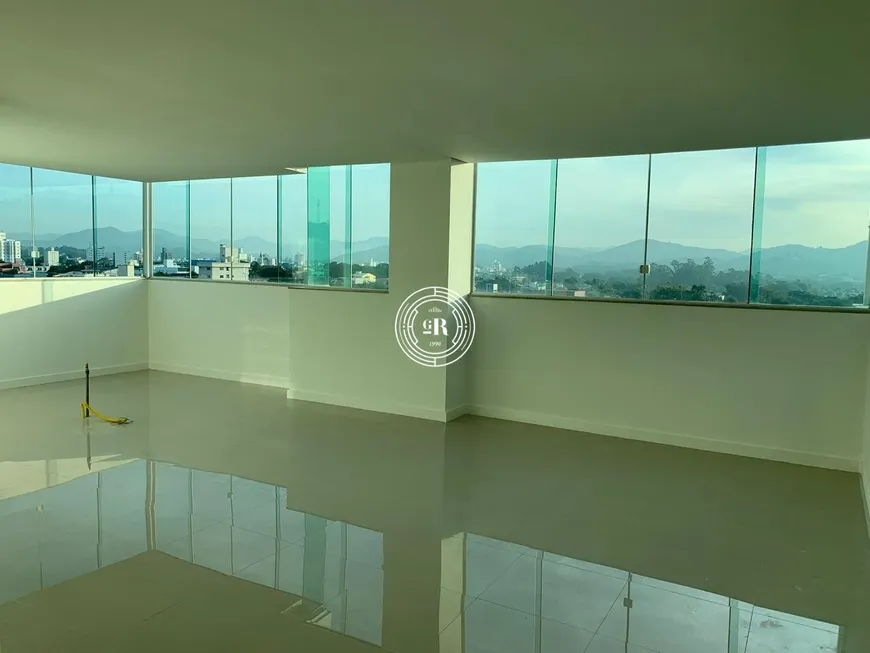 Foto 1 de Apartamento com 2 Quartos à venda, 132m² em Centro, Camboriú