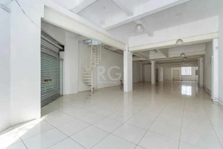 Foto 1 de Ponto Comercial para alugar, 301m² em Rio Branco, Porto Alegre