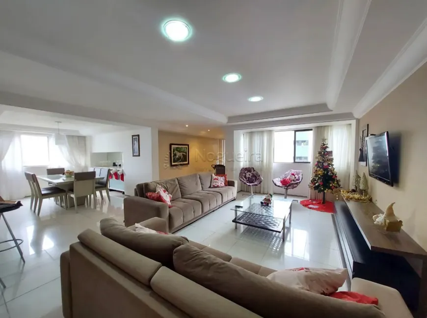 Foto 1 de Apartamento com 5 Quartos à venda, 340m² em Madalena, Recife