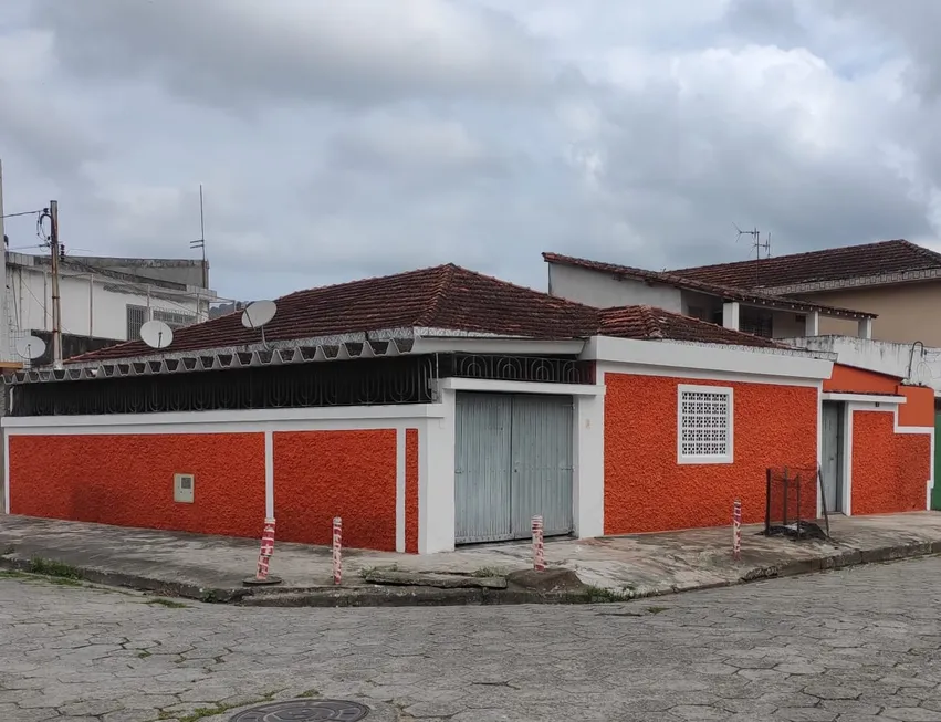 Foto 1 de Casa com 2 Quartos à venda, 11932m² em Parque Bitaru, São Vicente
