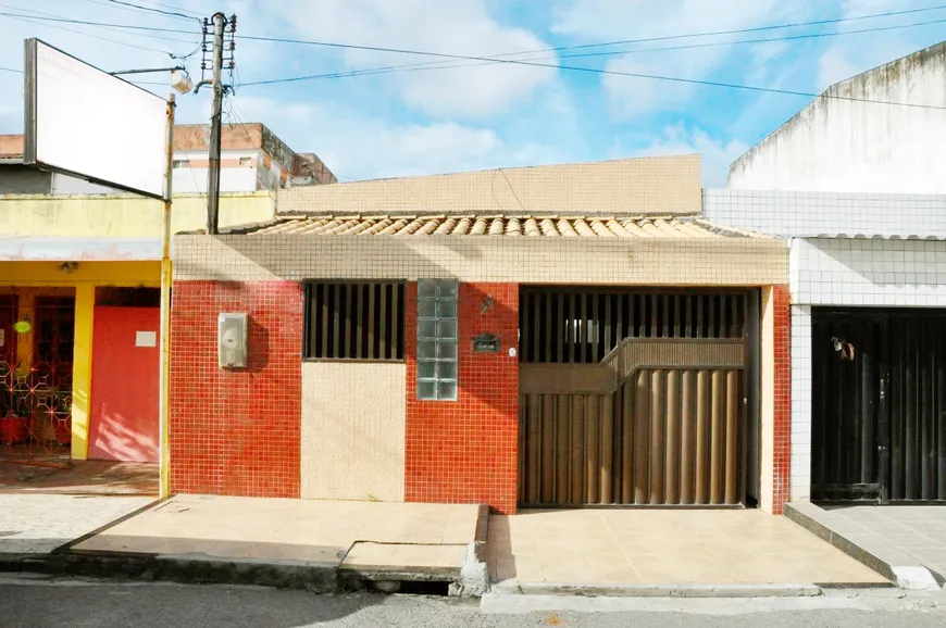 Foto 1 de Casa com 4 Quartos à venda, 187m² em Ponto Novo, Aracaju