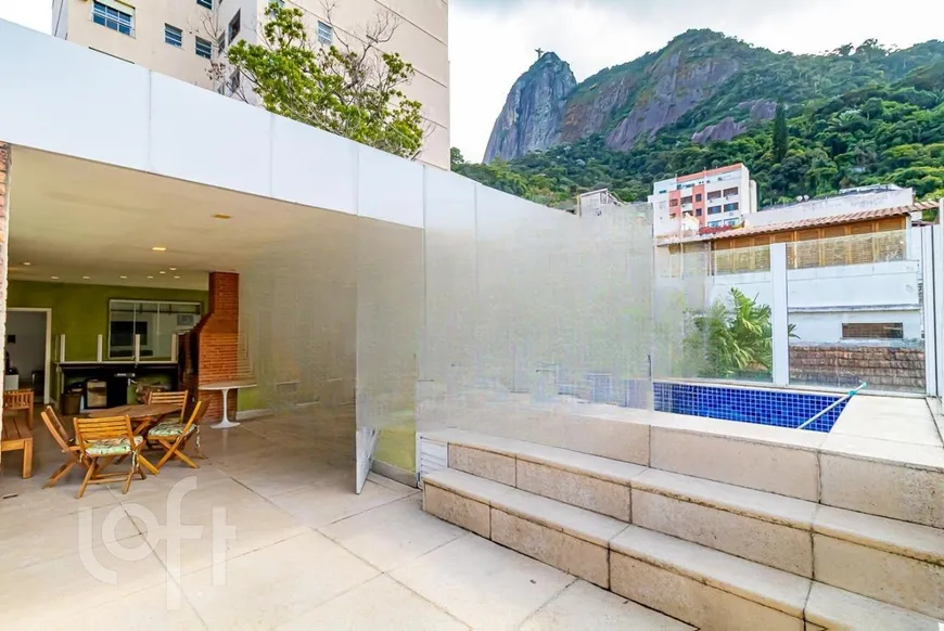 Foto 1 de Casa de Condomínio com 4 Quartos à venda, 595m² em Humaitá, Rio de Janeiro