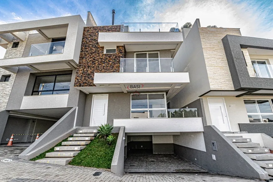 Foto 1 de Casa de Condomínio com 3 Quartos à venda, 211m² em Santa Cândida, Curitiba