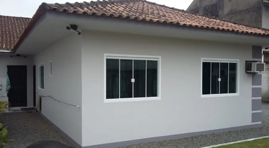 Foto 1 de Casa com 2 Quartos à venda, 200m² em Escolinha, Guaramirim