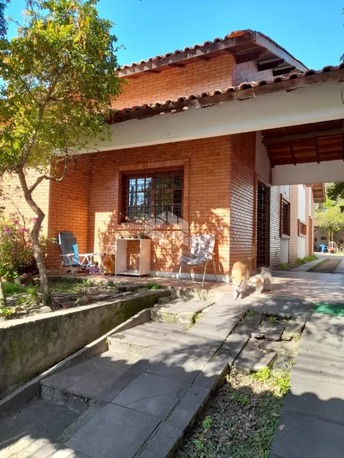 Foto 1 de Casa com 4 Quartos à venda, 190m² em Ipanema, Porto Alegre