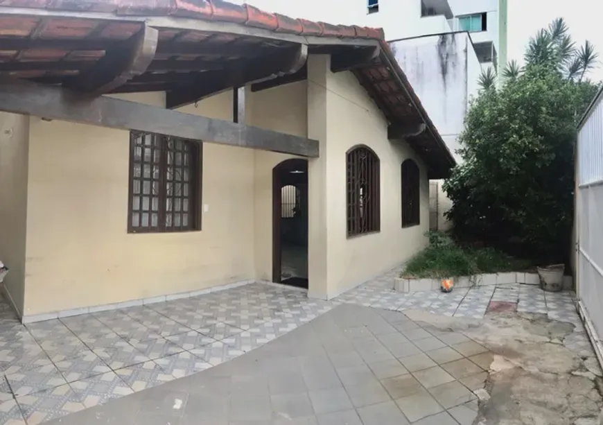 Foto 1 de Casa com 4 Quartos à venda, 235m² em Jardim Camburi, Vitória