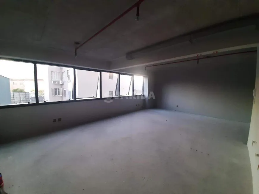 Foto 1 de Sala Comercial para alugar, 52m² em Moinhos de Vento, Porto Alegre