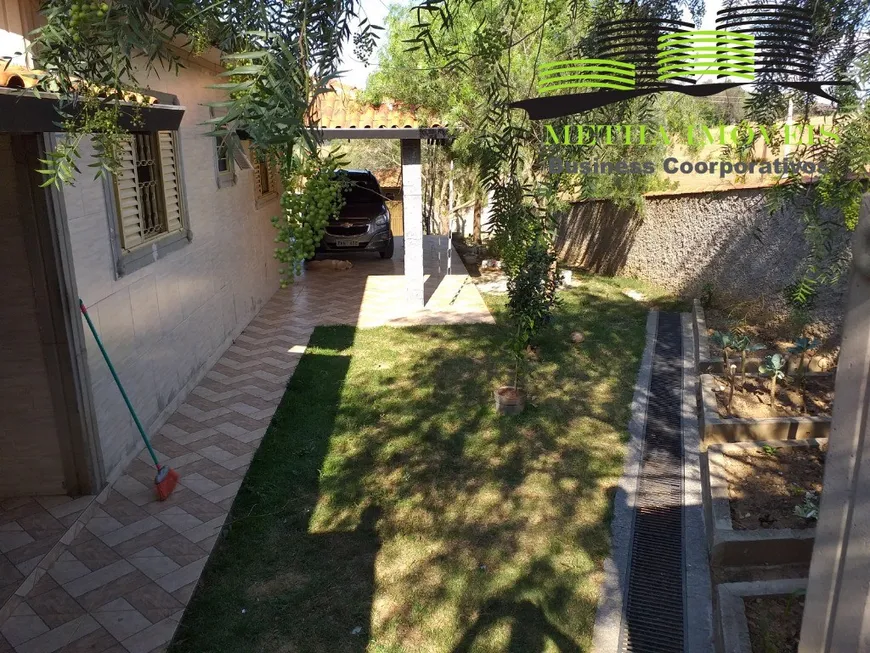 Foto 1 de Fazenda/Sítio com 3 Quartos à venda, 400m² em Centro, Aracoiaba da Serra