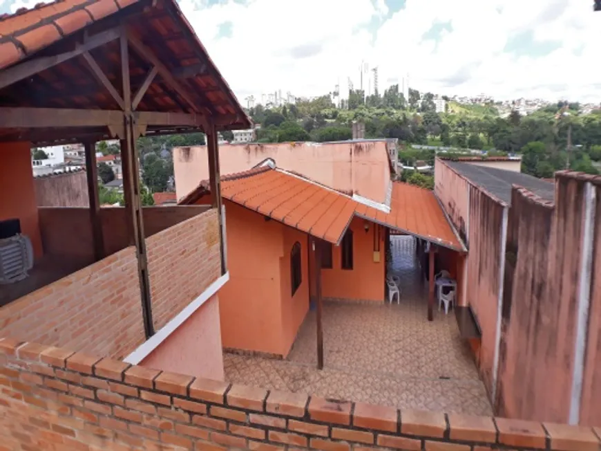 Foto 1 de Casa com 3 Quartos à venda, 278m² em Nova Esperança, Belo Horizonte