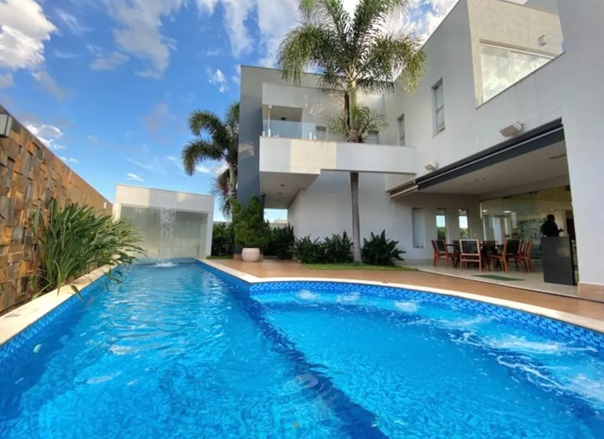 Foto 1 de Casa de Condomínio com 4 Quartos à venda, 591m² em Condomínio do Lago, Goiânia