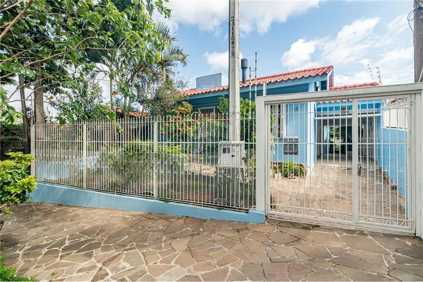 Foto 1 de Casa com 4 Quartos à venda, 234m² em Vila Ipiranga, Porto Alegre