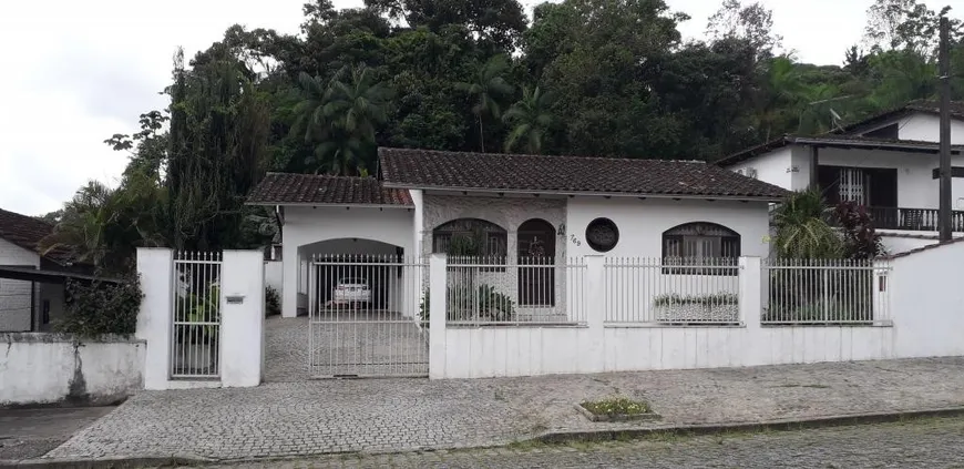 Foto 1 de Casa com 3 Quartos à venda, 170m² em Anita Garibaldi, Joinville