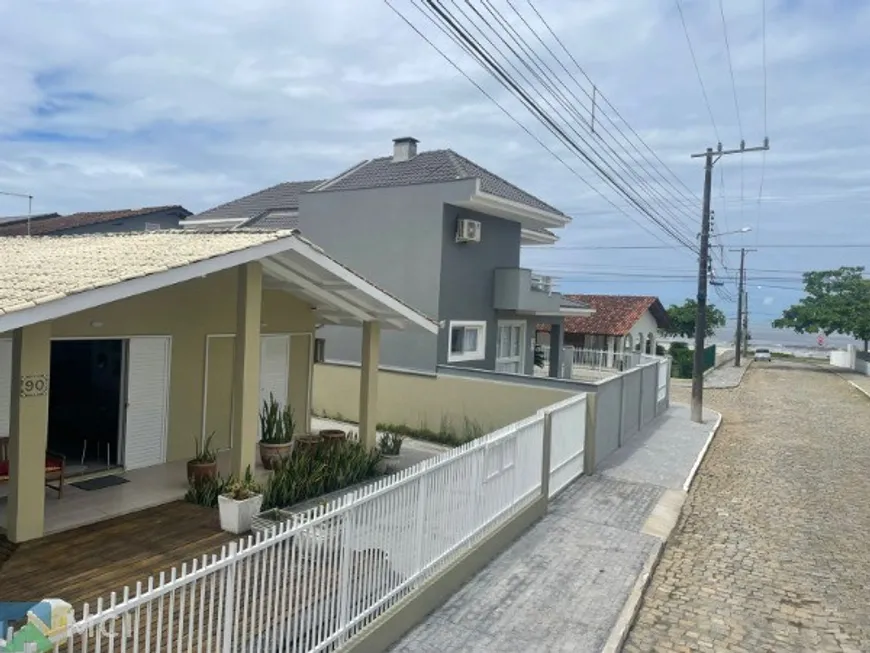 Foto 1 de Casa com 4 Quartos à venda, 152m² em Ubatuba, São Francisco do Sul