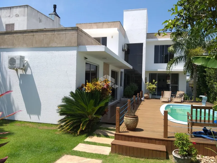 Foto 1 de Sobrado com 3 Quartos à venda, 251m² em Ingleses do Rio Vermelho, Florianópolis